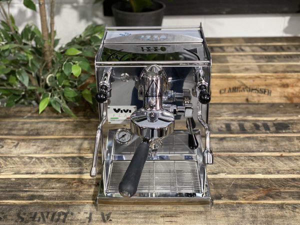 Izzo-Vivi-Flat-1-Group-Stainless-New-Espresso-Coffee-Machine-1858-Princes-Highway-Clayton-VIC-3168-Coffee-Machine-WarehouseIMG_4217-scaled-600×450