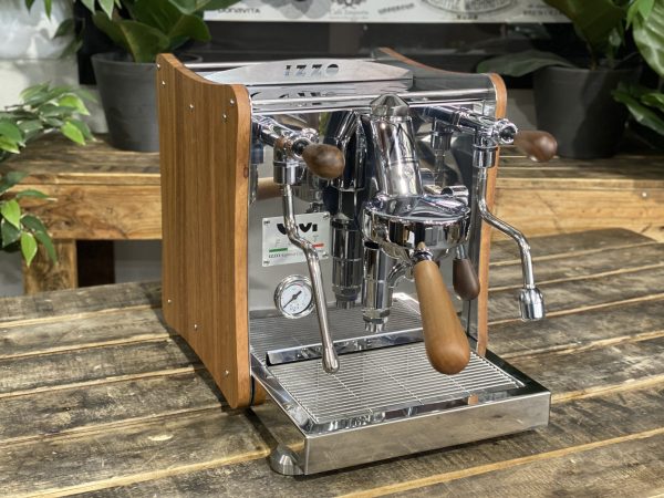 Izzo-Vivi-Flat-1-Group-Timber-New-Espresso-Coffee-Machine-1858-Princes-Highway-Clayton-VIC-3168-Coffee-Machine-WarehouseIMG_4312-scaled-600×450